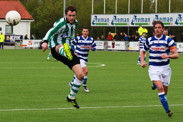 SC Genemuiden - s.v. Spakenburg (Foto Helmich Lubberts).